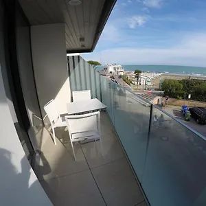  Appartamento Serenissima Bilocale Con Terrazzo Frontemare